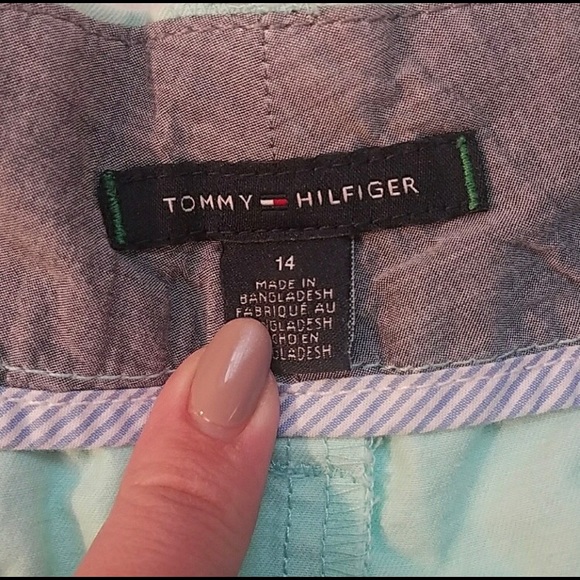 Women’s Tommy Hilfiger Chino Shorts - Picture 2 of 4